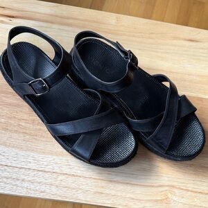 Vionic Black Strappy Sandals